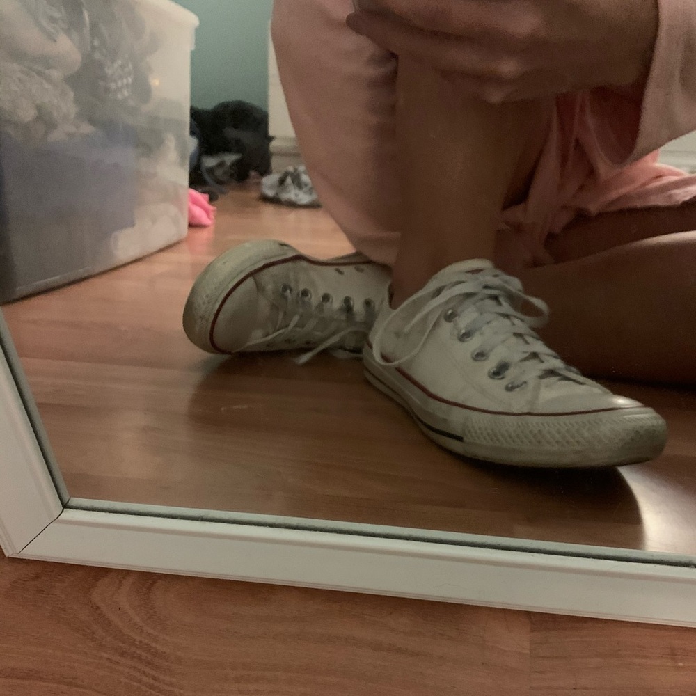 Low top white converse